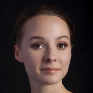 Meet your Posher, Della